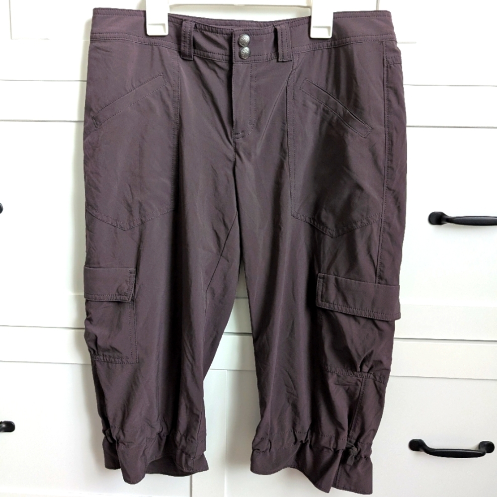 Athleta Low Rise Dipper Cargo Capri Pants in Brown Taupe Color | Women's 8